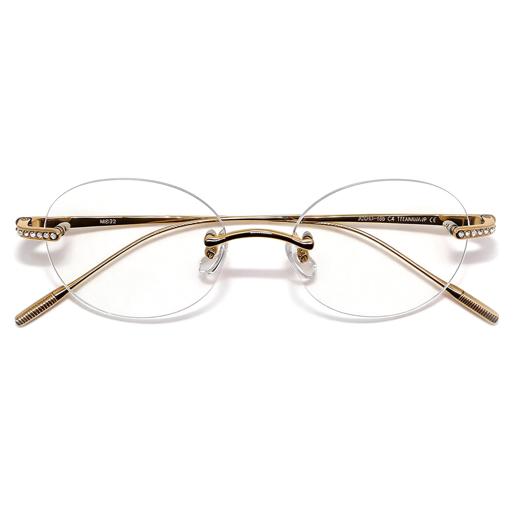 Light luxury and delicate makeup-free glasses